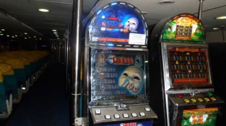 slot machine sui traghetti per le isole del golfo.2